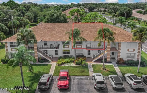 533 S Lakes End Drive #E2, Fort Pierce, FL 34982