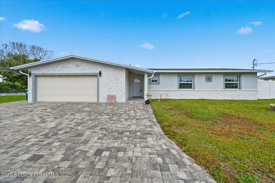 415 Island Drive, Merritt Island, FL 32952 - #2