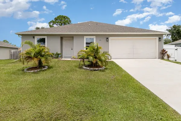 571 Gallagher Street Sw, Palm Bay, FL 32908