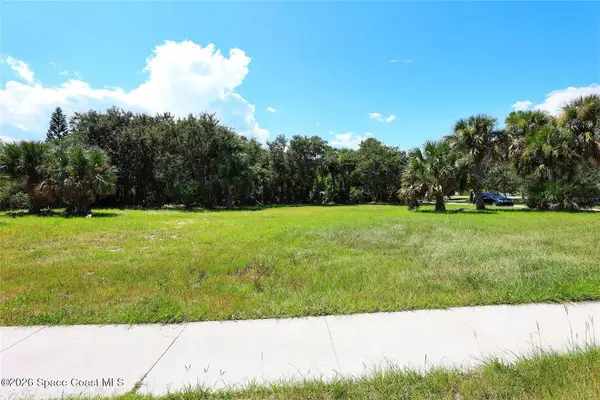 102 N Desoto Drive, New Smyrna Beach, FL 32169