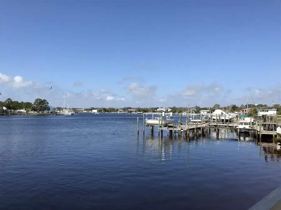 410 SE Avenue A, Carrabelle, FL 32322 - Image #3