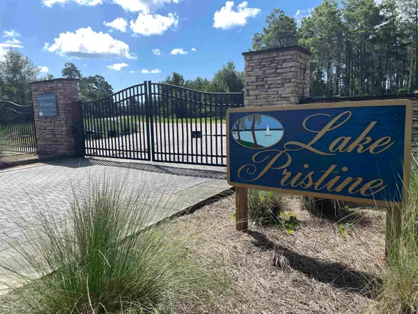 106 Lake Pristine Circle, Carrabelle, FL 32322