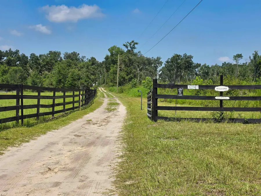 3297 NE Rutherford Road, Lee, FL 32059 - Image #2