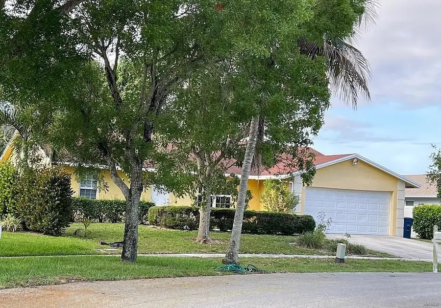 160 Martin Circle, Royal Palm Beach, FL 33411 - Image #3