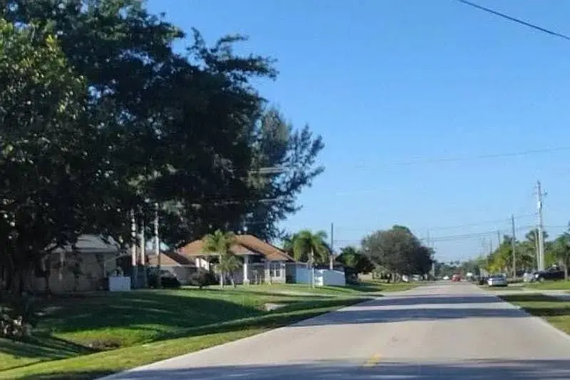 361 SW Thornhill Drive, Port Saint Lucie, FL 34984 - Image #2