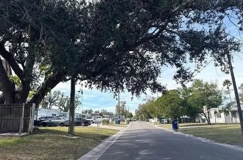 2318 E 111th Avenue, Tampa, FL 33612 - Image #2