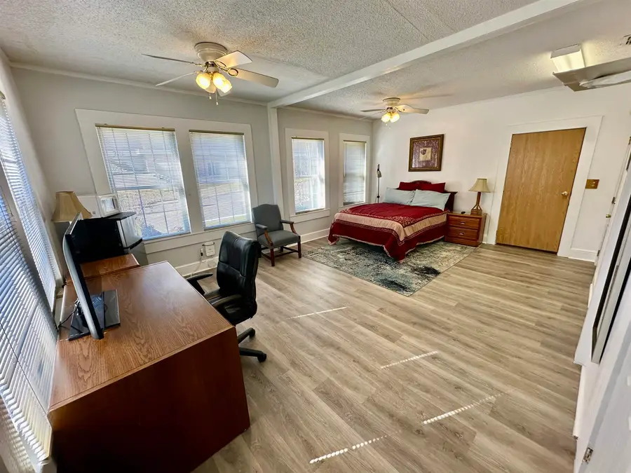 501 E College Avenue, Tallahassee, FL 32301 - Image #3