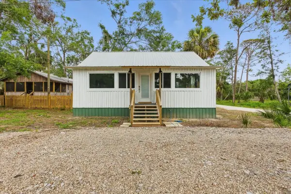 209 SE 10th Street, Steinhatchee, FL 32359