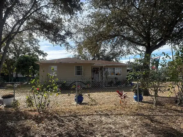 1050 Pine Avenue, Lake Wales, FL 33853