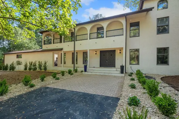 6375 Thomasville Road, Tallahassee, FL 32312