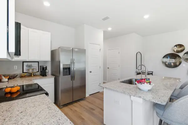 4876 Six Mile Pond Loop, Tallahassee, FL 32305