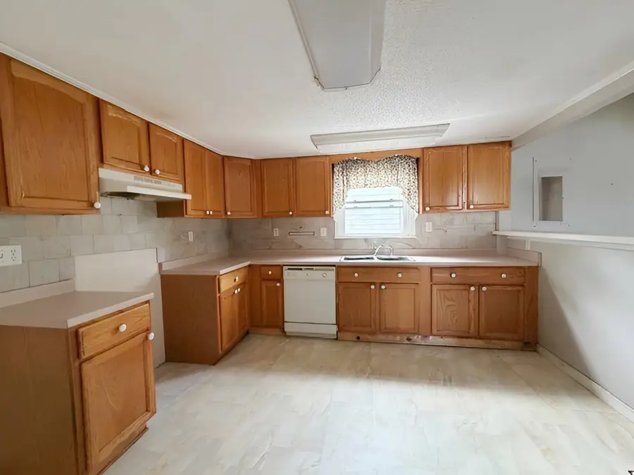 710 N Calhoun Street, Perry, FL 32347 - #3