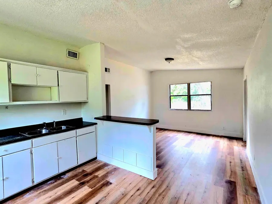 906 N Veterans Drive, Perry, FL 32347 - #3