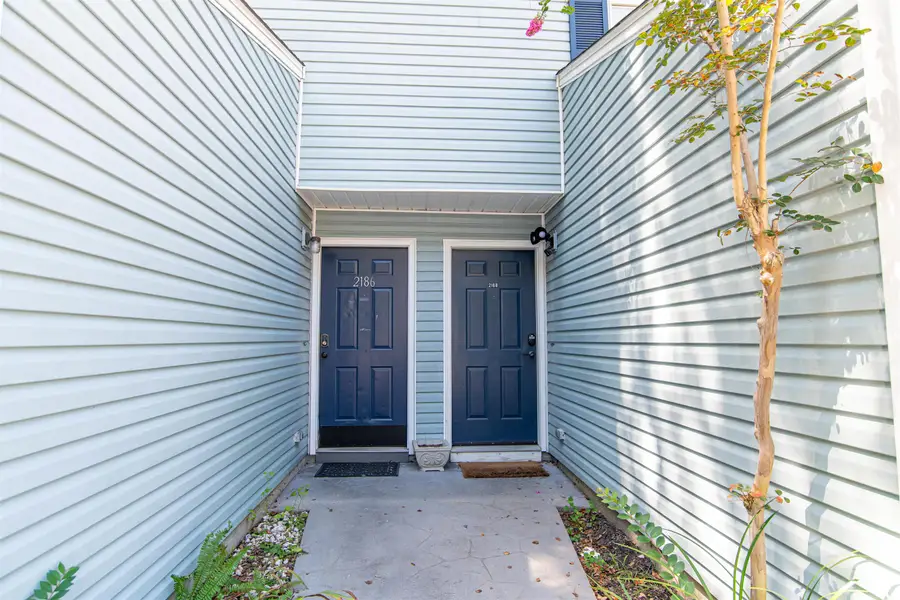 2186 N Timberwood Circle, Tallahassee, FL 32304 - #2