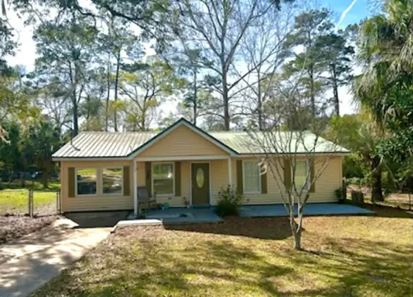 86 Oak Street, Crawfordville, FL 32327