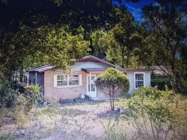 2705 Lake Henrietta Street, Tallahassee, FL 32310