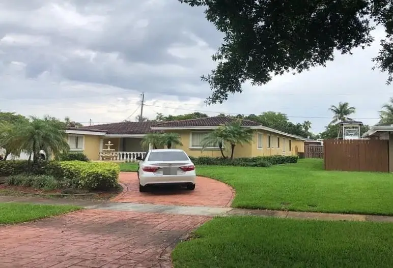 380 SW 55th Avenue, Plantation, FL 33317 - #3