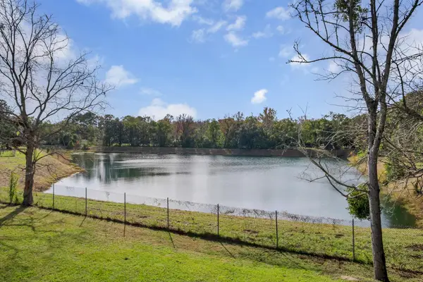 1327 Airport Drive #E15, Tallahassee, FL 32304