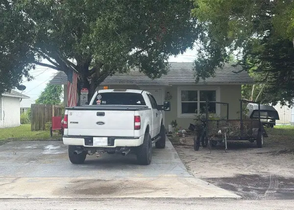 425 SW 13th Place, Other Florida, FL 32962