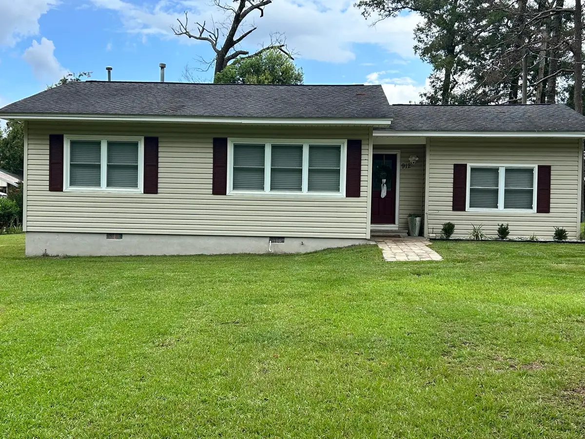 912 S Cleveland Street, Quincy, FL 32351 - #1
