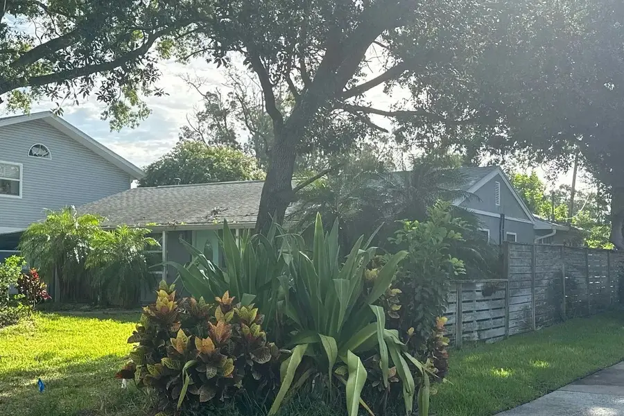 8439 NE Riverside Drive, Saint Petersburg, FL 33702 - #2