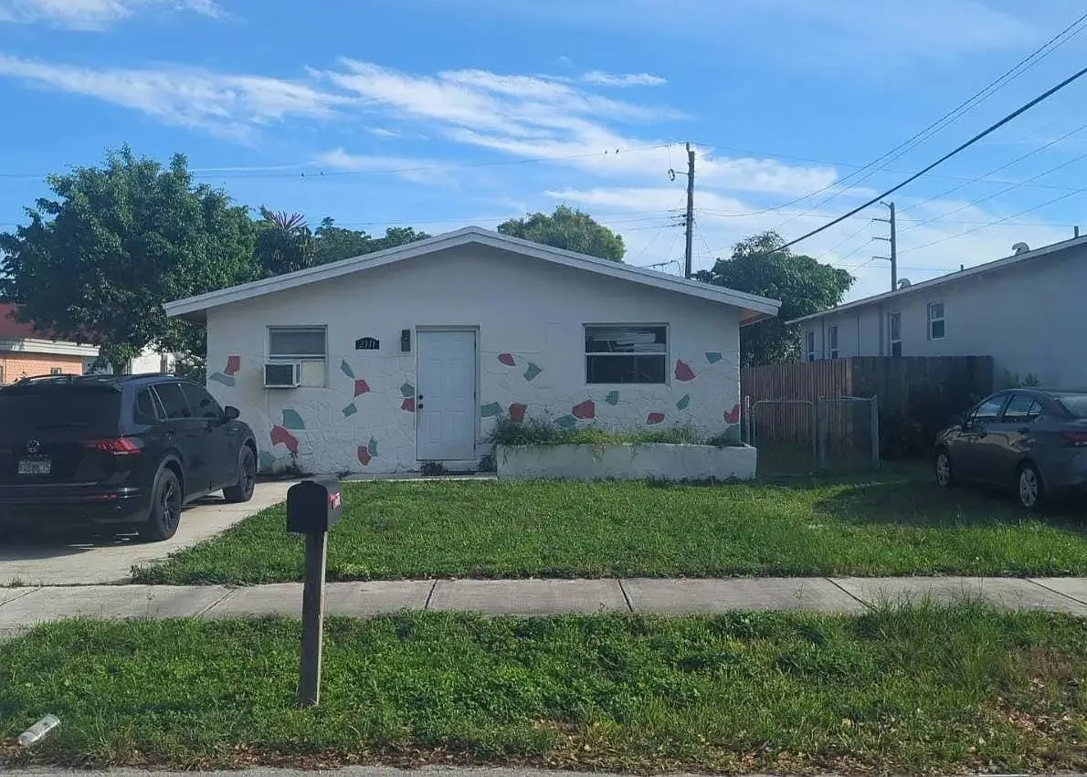 2111 NW 4th Street, Pompano Beach, FL 33069 - #1
