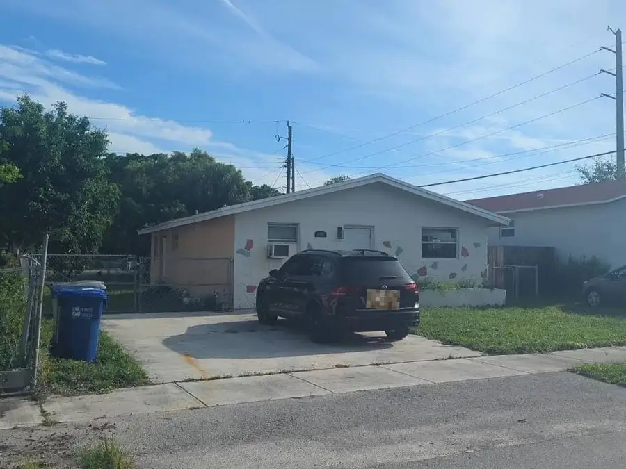 2111 NW 4th Street, Pompano Beach, FL 33069 - #3