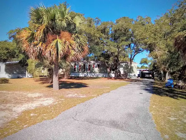 135 Carolina Street, Carrabelle, FL 32322