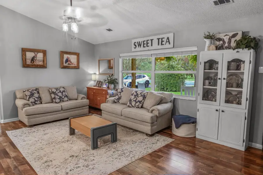 2122 Buckhead Drive, Grand Ridge, FL 32442 - #2