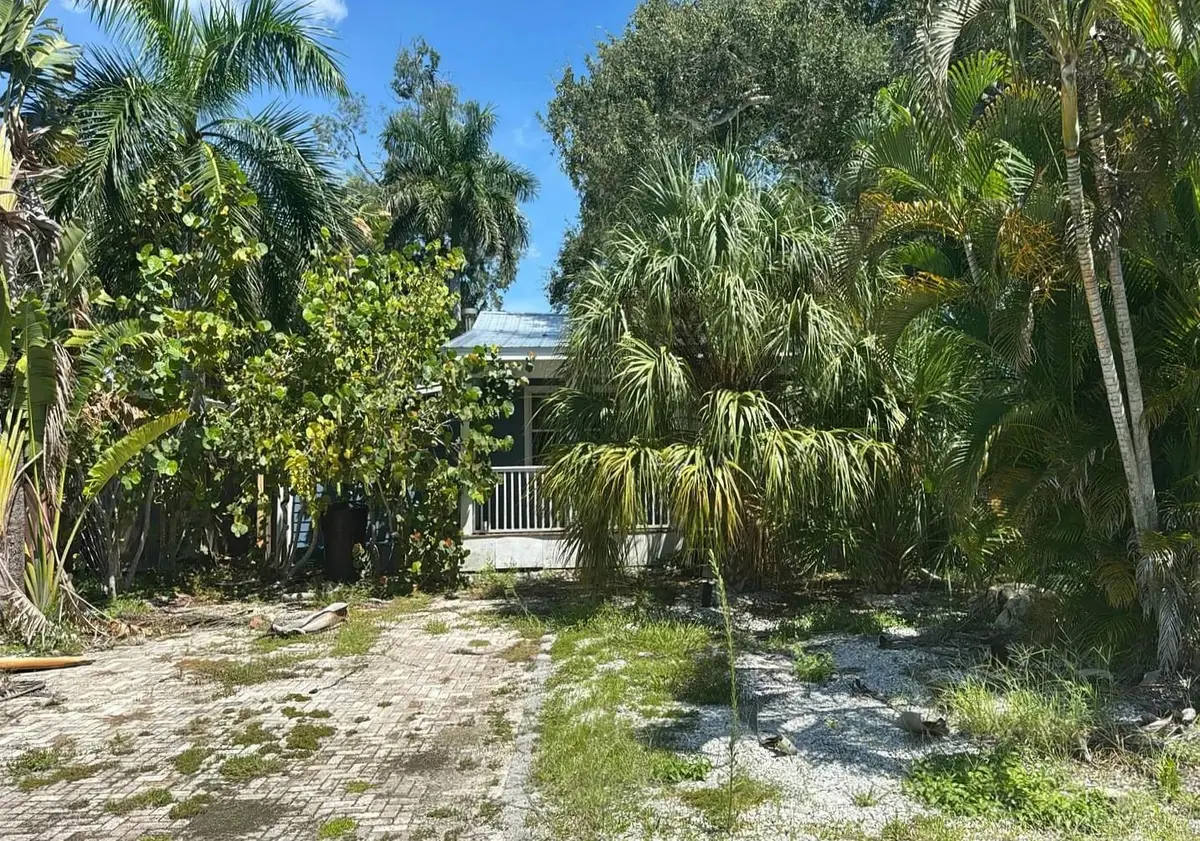 5825 S 27th Avenue, Gulfport, FL 33707 - #1