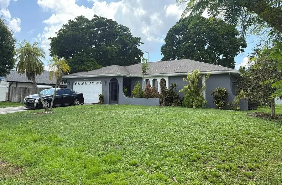 608 SE 2nd Place, Cape Coral, FL 33990 - #2