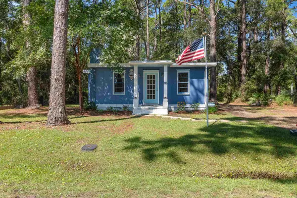 18 Suwannee Avenue, Panacea, FL 32346
