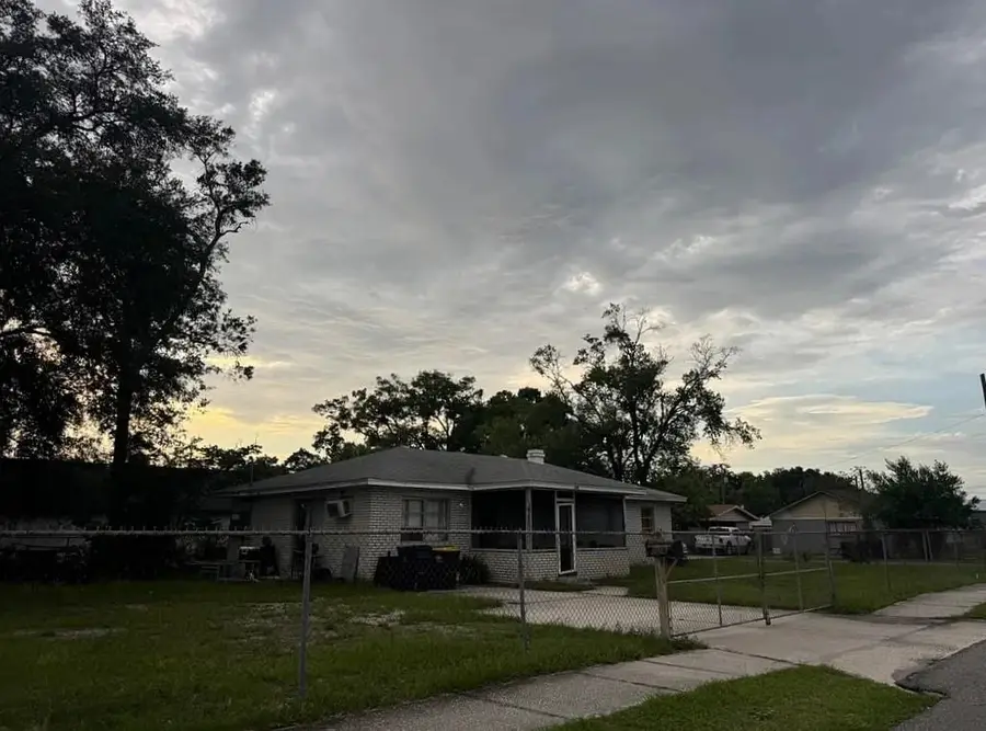 226 Adams Street, Auburndale, FL 33823 - #3