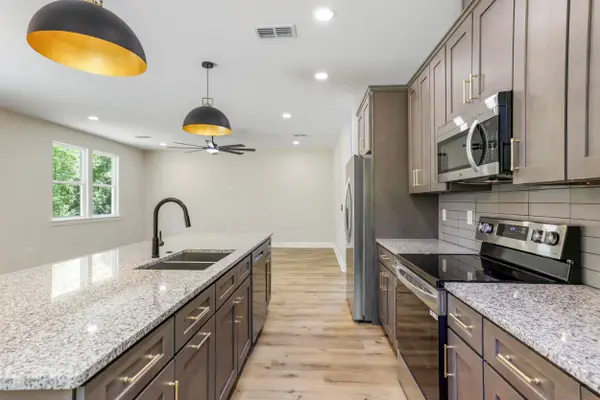 933 Cap Tram Road, Tallahassee, FL 32317