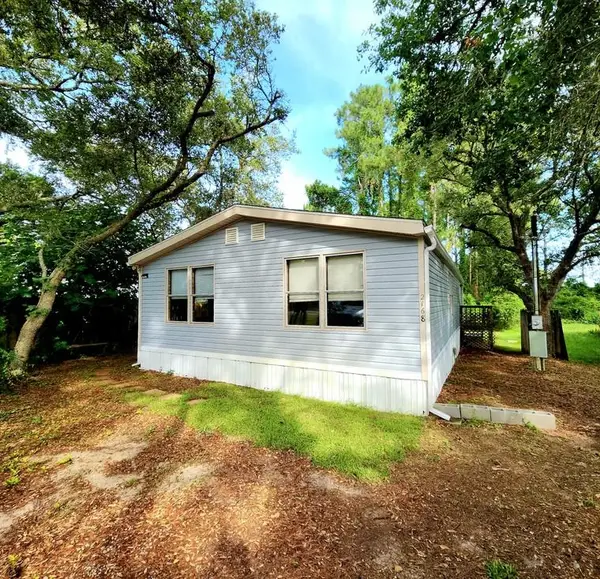 2168 Massachusetts Avenue, Carrabelle, FL 32322