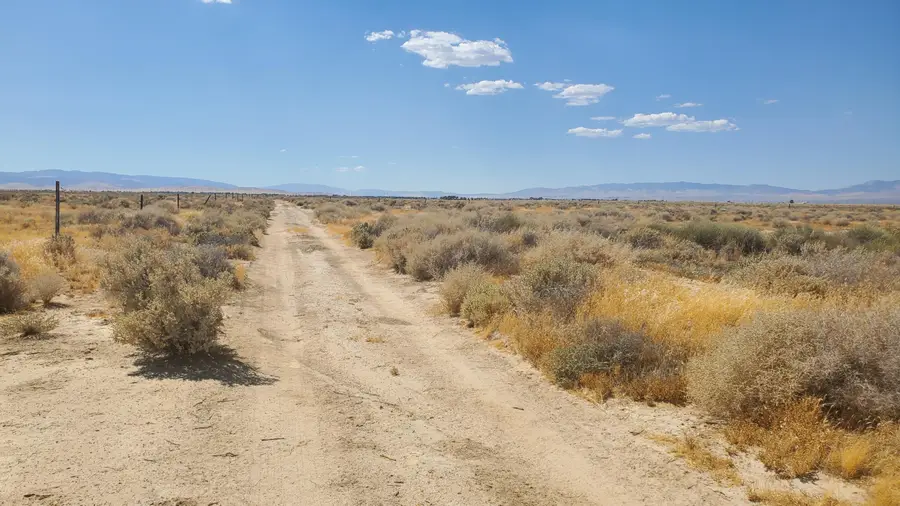 Ave E8 Vic 50th St West, Lancaster, CA 93536 - #2