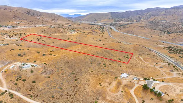 3 Rushing Creek Trail, Palmdale, CA 93550