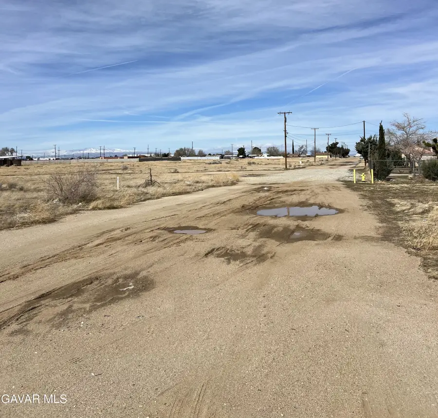 E 17th St E Street, Palmdale, CA 93550 - #2