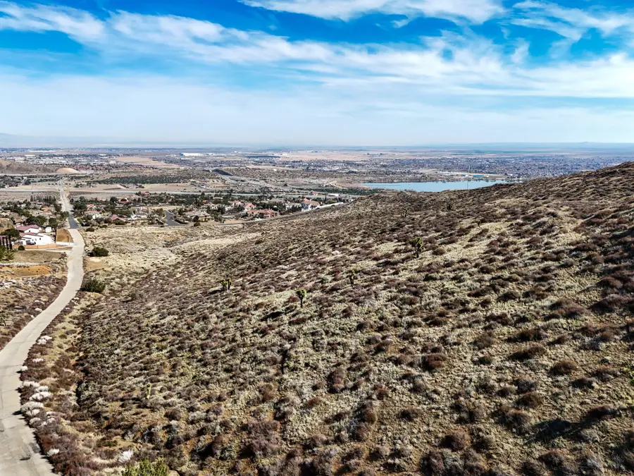 Vic High Spring Tierra S, Palmdale, CA 93551 - Image #2