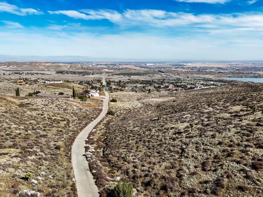 Vic High Spring Tierra S, Palmdale, CA 93551 - Image #3