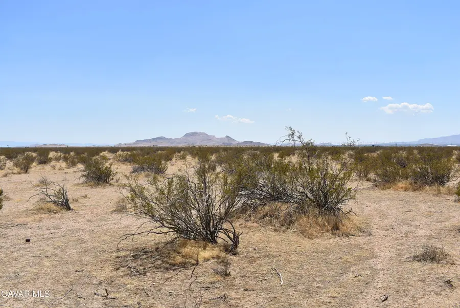 1490 E Wilson Avenue, Mojave, CA 93501 - Image #2