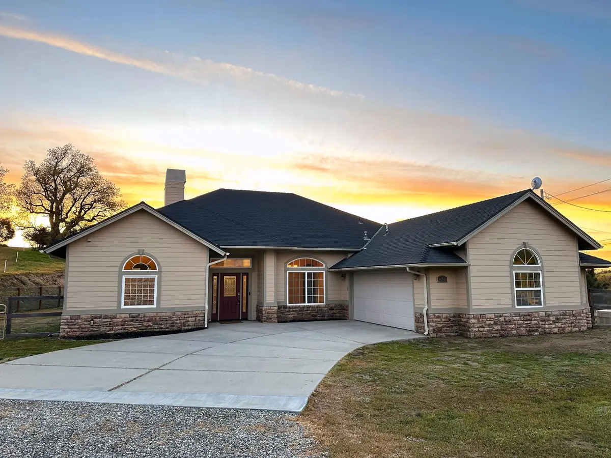 24500 Jacaranda Drive, Tehachapi, CA 93561 - Image #1