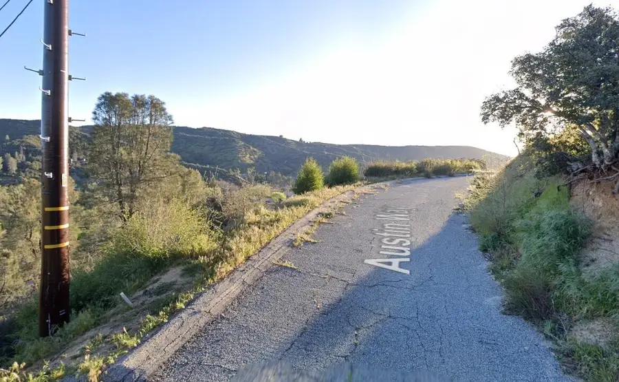 Austin Way / Sylvan Dr, Lake Hughes, CA 93532 - Image #2