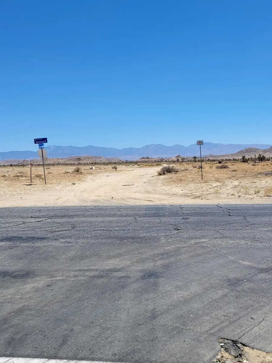 Longview Road, Lancaster, CA 93535 - #3