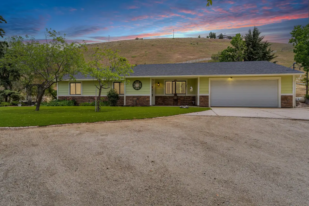 19908 Pine Ridge Drive, Tehachapi, CA 93561 - Image #1