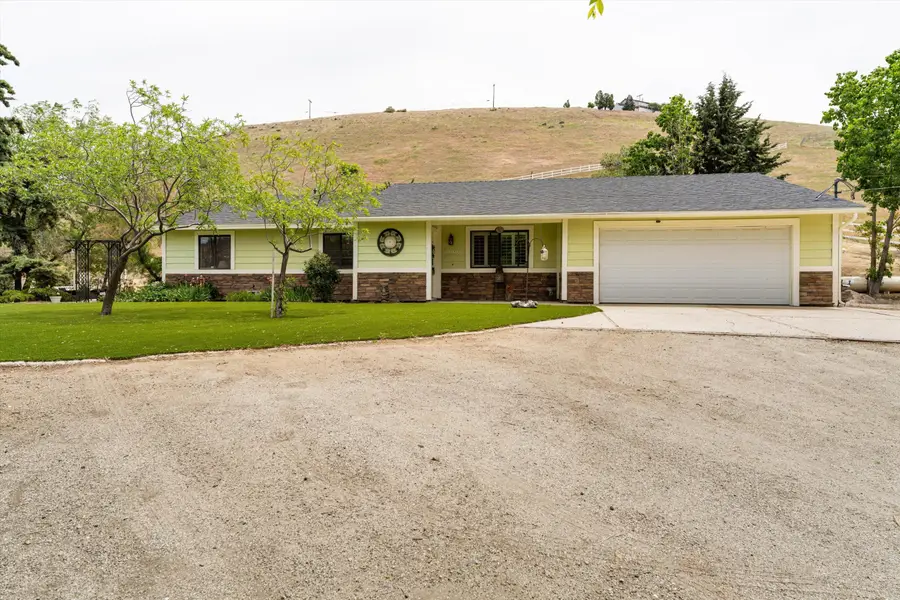 19908 Pine Ridge Drive, Tehachapi, CA 93561 - Image #2