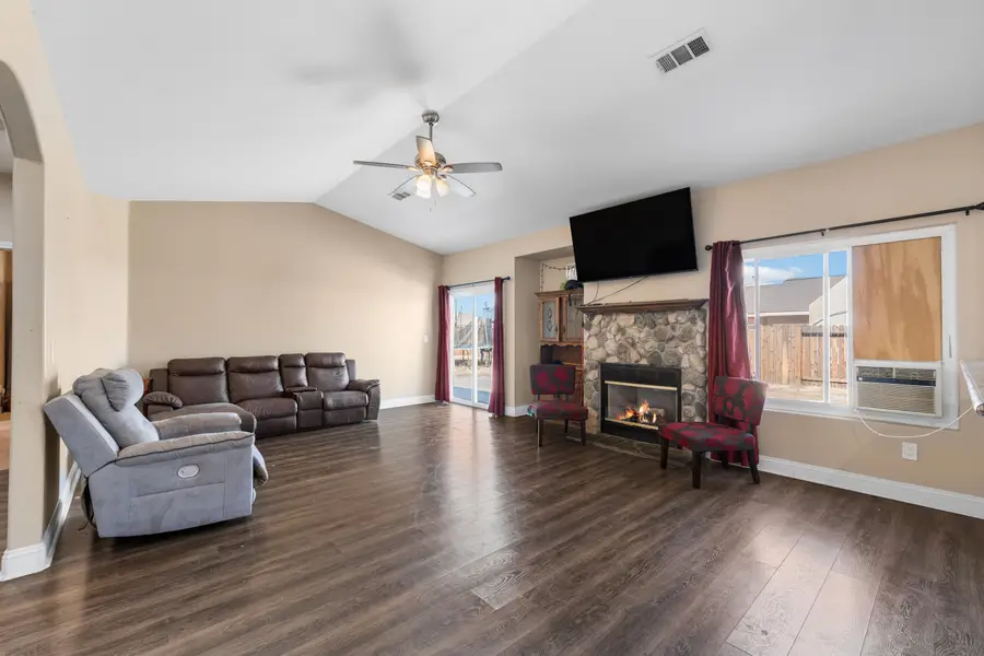 8117 Satinwood Avenue, California City, CA 93505 - #3