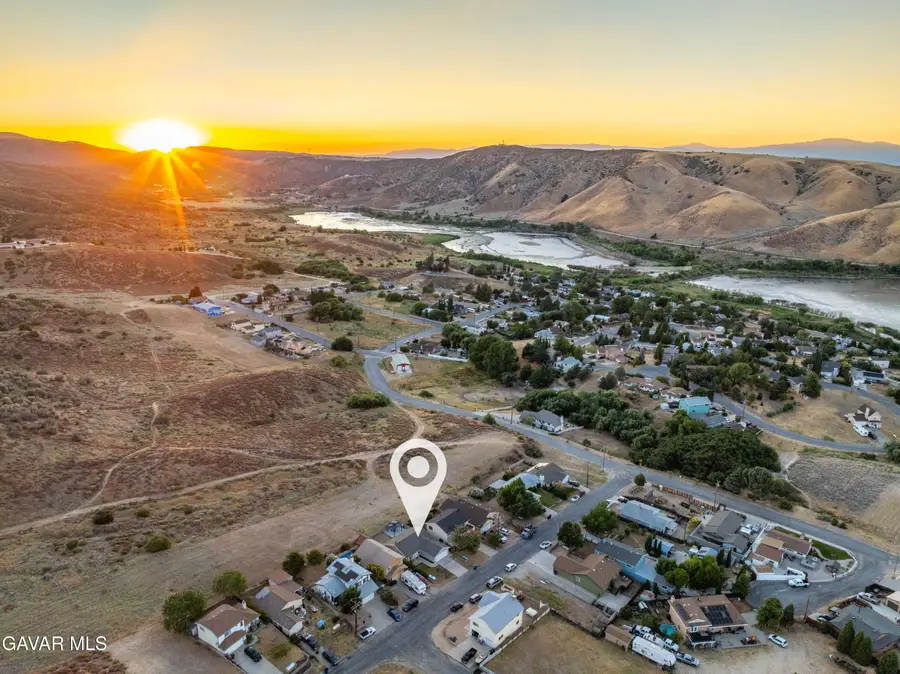 42635 Pinecliff Drive, Lake Hughes, CA 93532 - Image #3