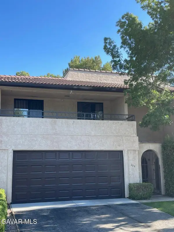 206 Hawk Lane, Palmdale, CA 93551