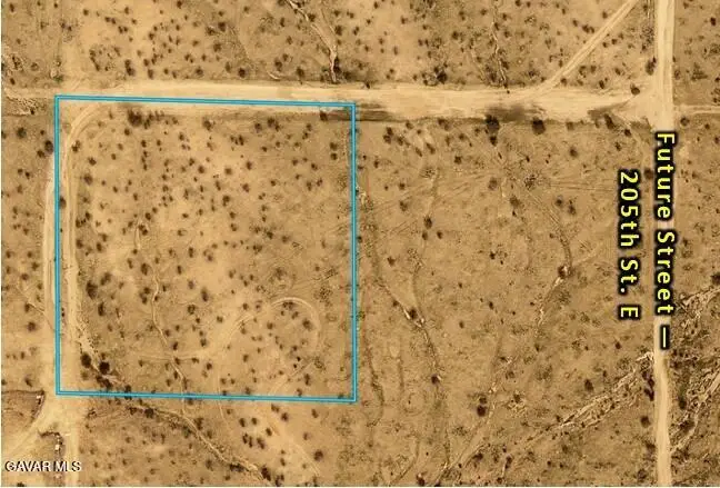 E 205th Street, Lancaster, CA 93535 - #2